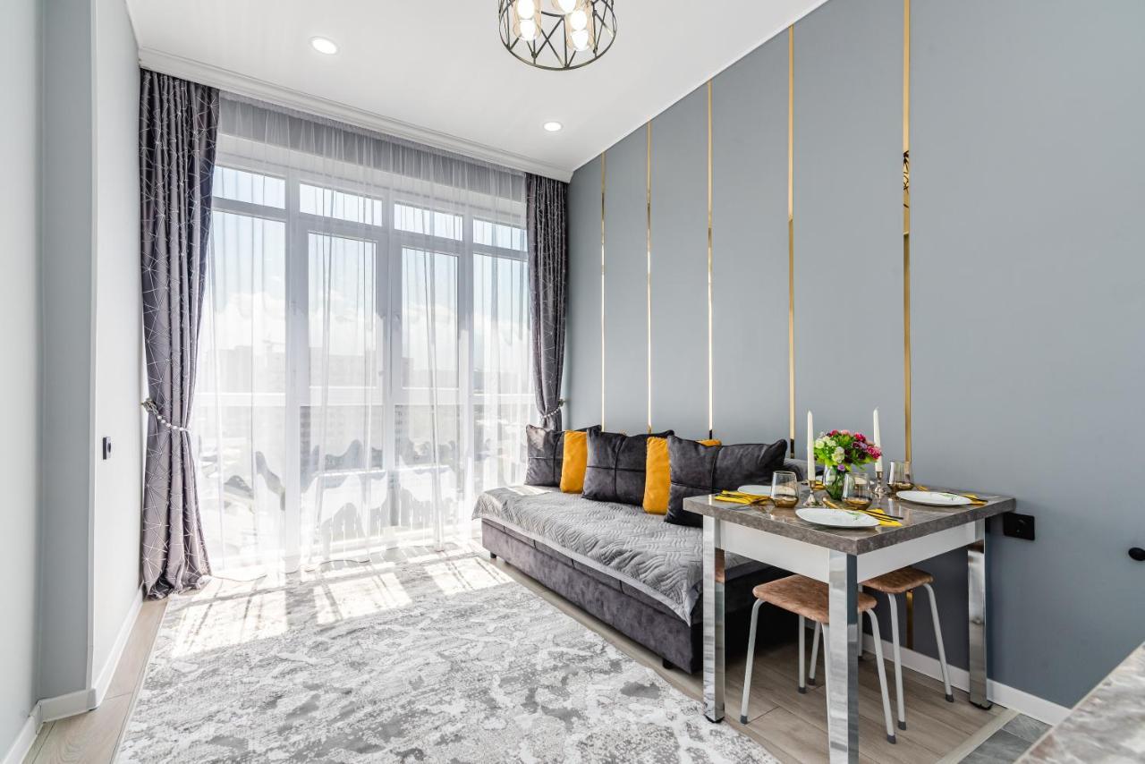 Ferienwohnung Heaven 10 Almaty Exterior foto